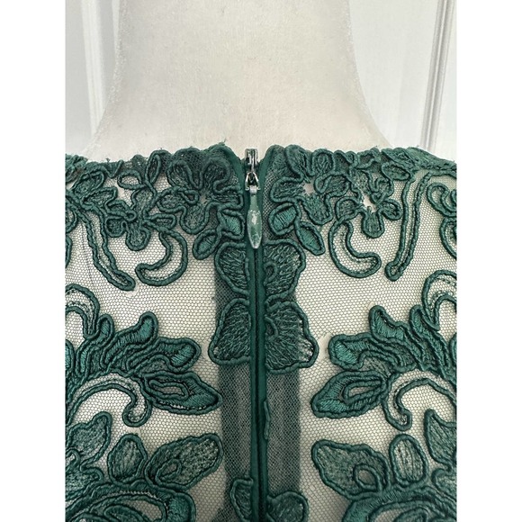 BADGLEY MISCHKA Tyler Emerald Lace Gown 8 MSRP $635 - Picture 10 of 12